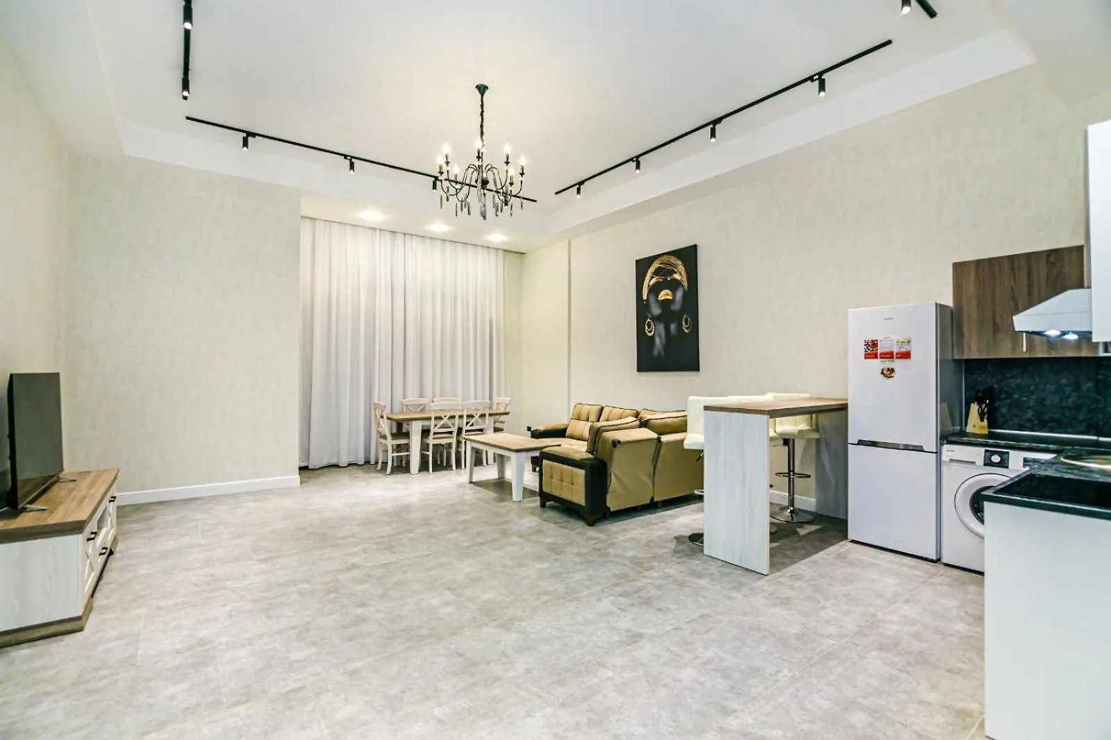 Apartment Street Nizami - 4 Bedrooms Baku