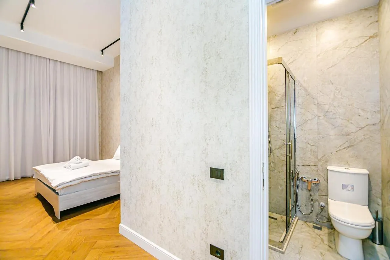 Street Nizami - 4 Bedrooms Baku Azerbaijan