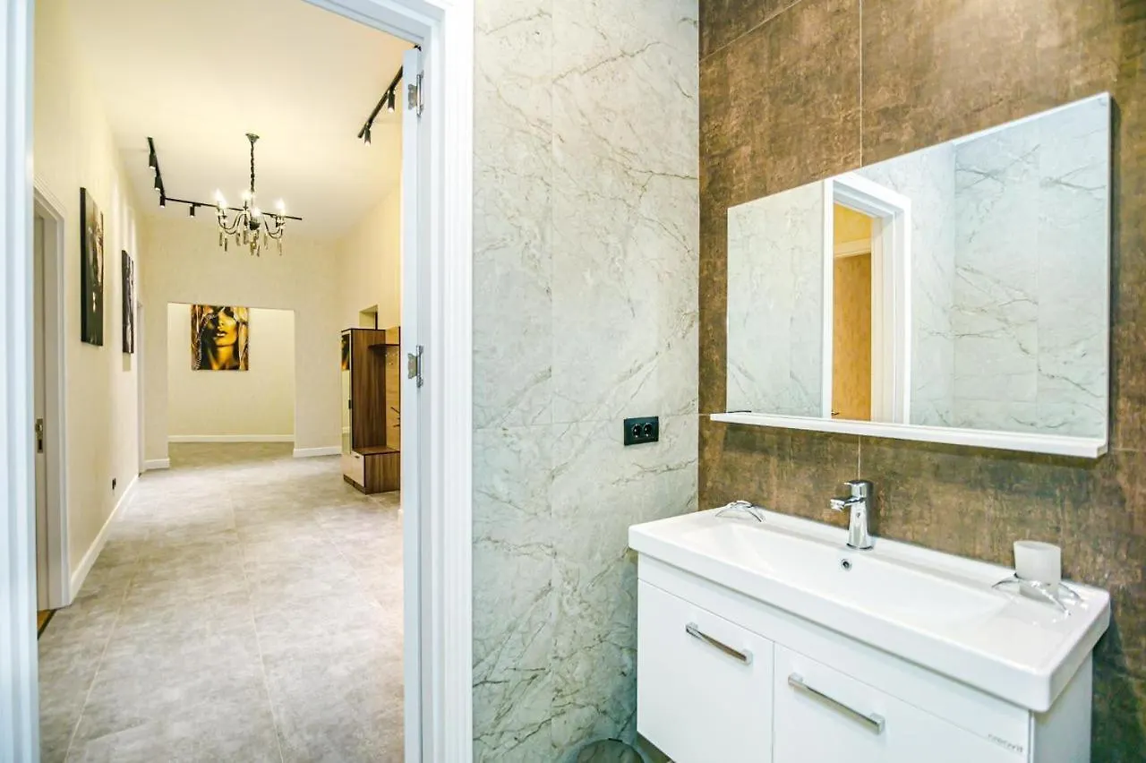 Street Nizami - 4 Bedrooms Baku