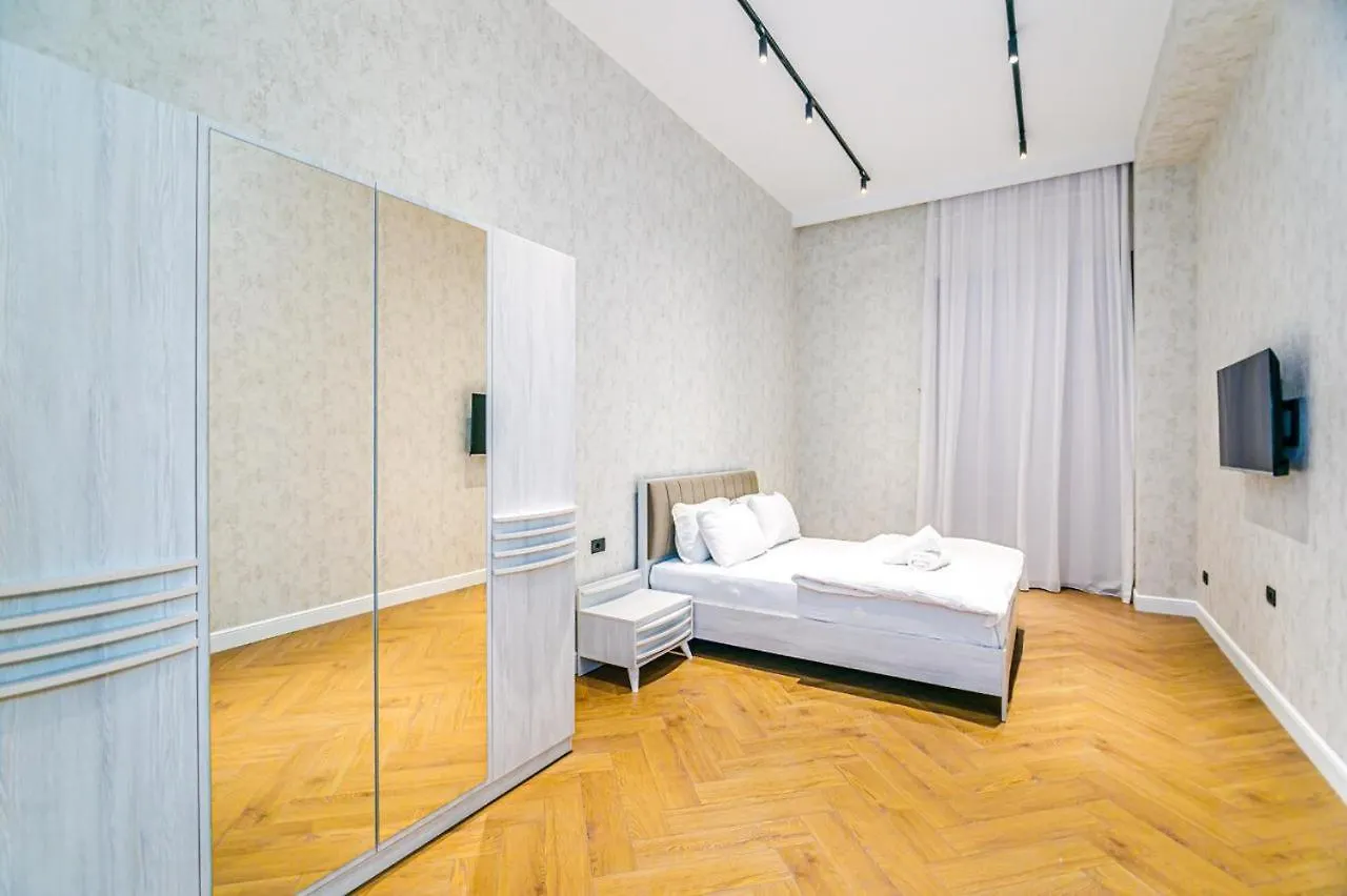 Apartment Street Nizami - 4 Bedrooms Baku