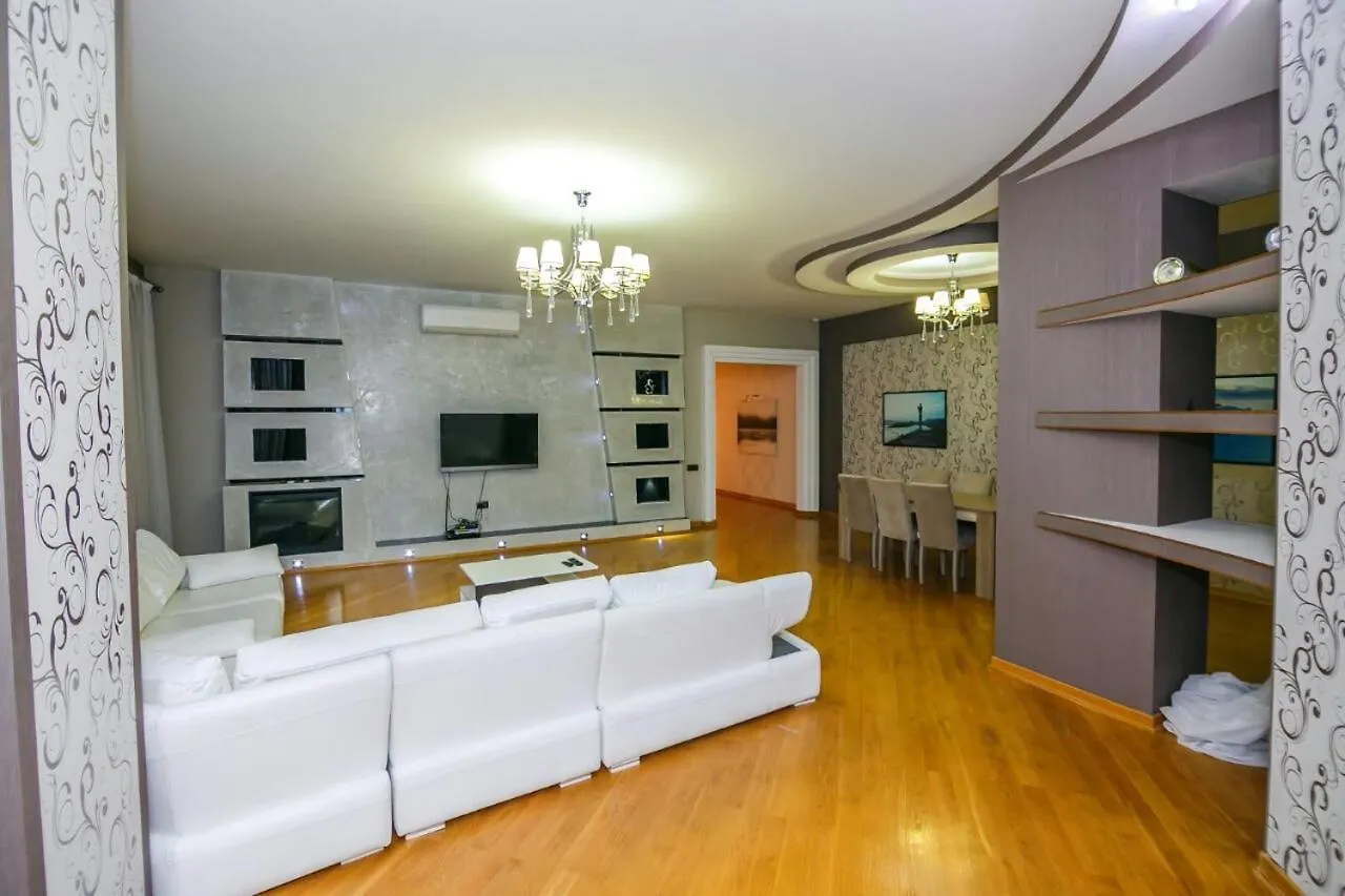 Apartment Street Nizami - 4 Bedrooms Baku